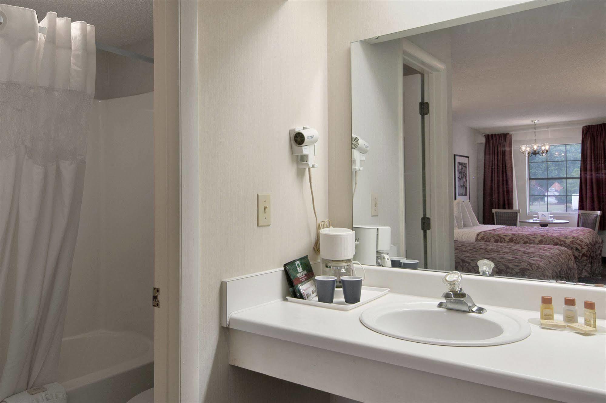 باردستاون Bourbon Capital Inn المظهر الخارجي الصورة